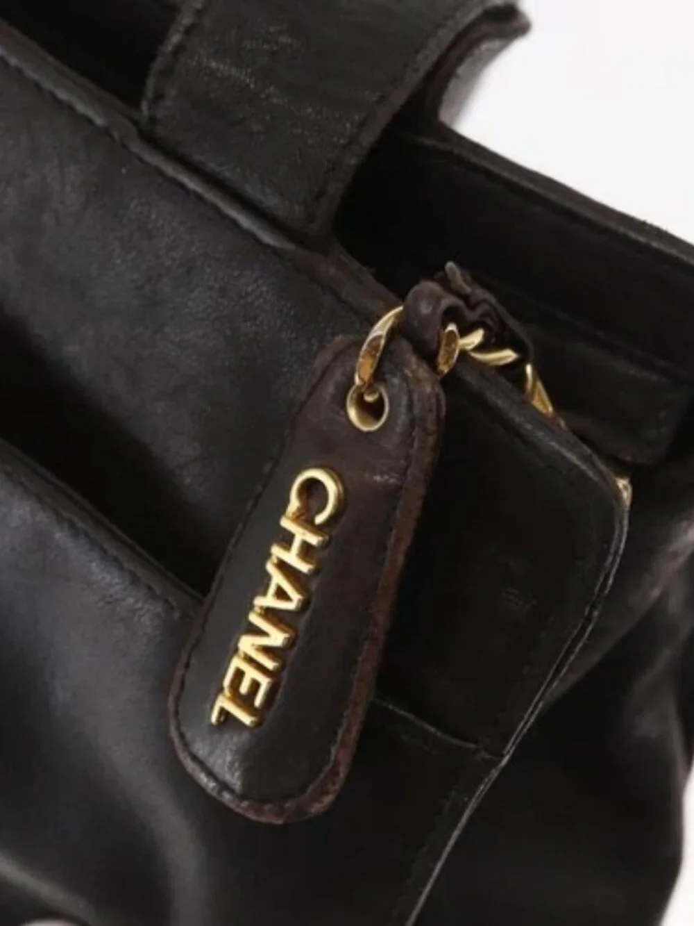 CHANEL brand	chanel color	brown